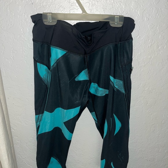 Lululemon leggings capri - Picture 2 of 4